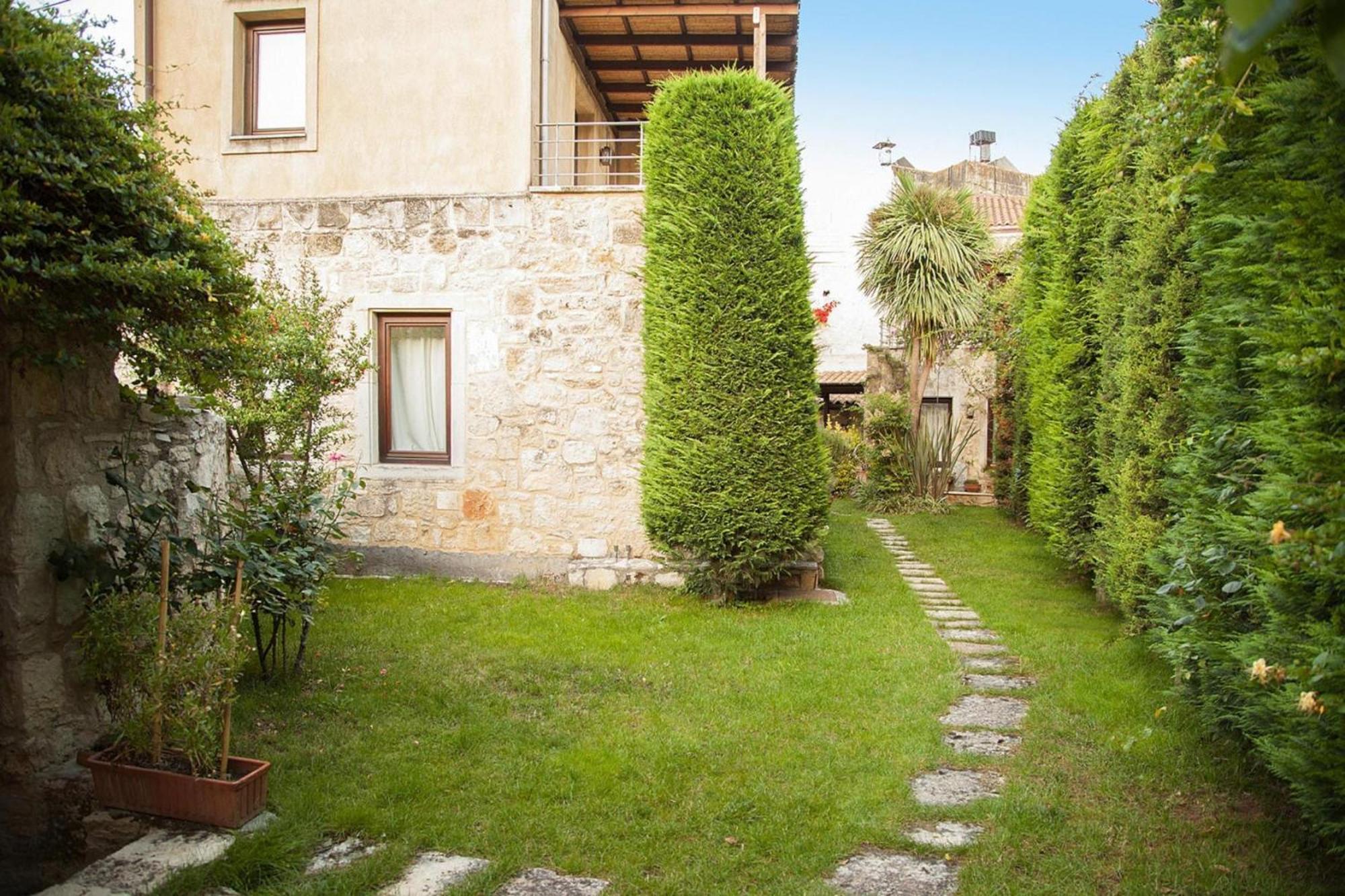 Holiday Home In The Archanes With A Garden 外观 照片